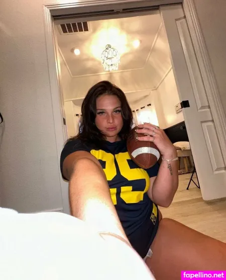 Maddiemoon7 OnlyFans Thumbnail #ewKk3wMCL0