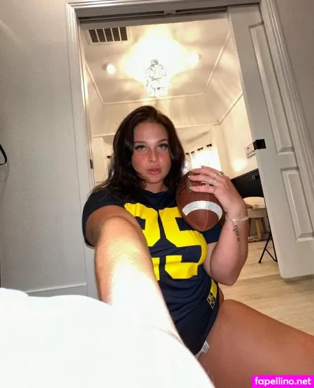 Maddiemoon7 OnlyFans Thumbnail #kXvCGxfnS5