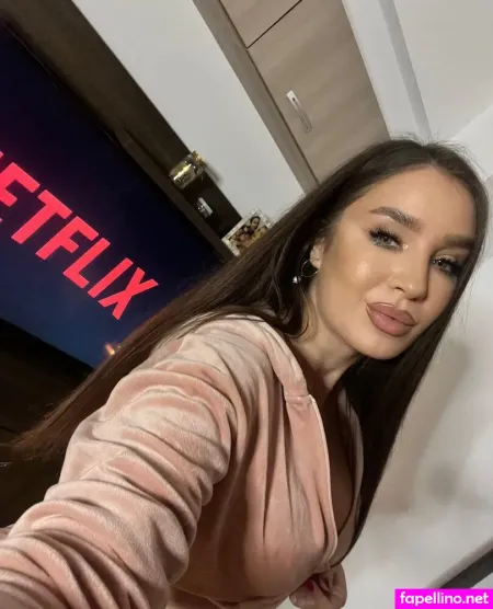 Maddiewhite OnlyFans Thumbnail #AkWUwmnBLT