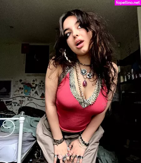 Maddy Adderley OnlyFans Thumbnail #ayNEXCXgBs