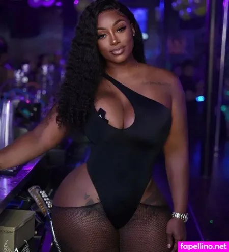 Maddymorebucks OnlyFans Thumbnail #iVz6fFbiKc