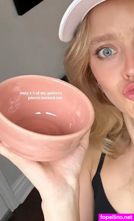 Madeleine Arthur Main Profile Photo
