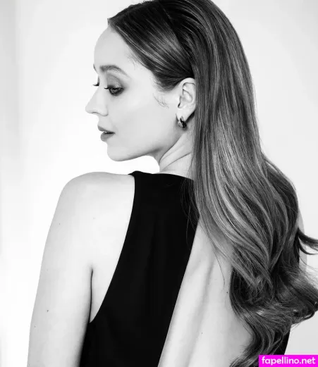 Madeleine Arthur OnlyFans Thumbnail #KcBsw0Go30
