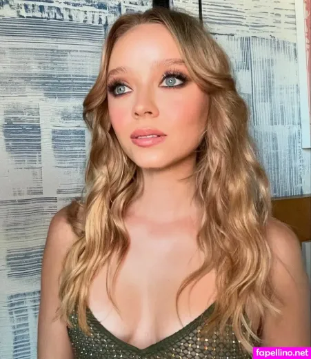 Madeleine Arthur OnlyFans Thumbnail #TbJLbhYoF0