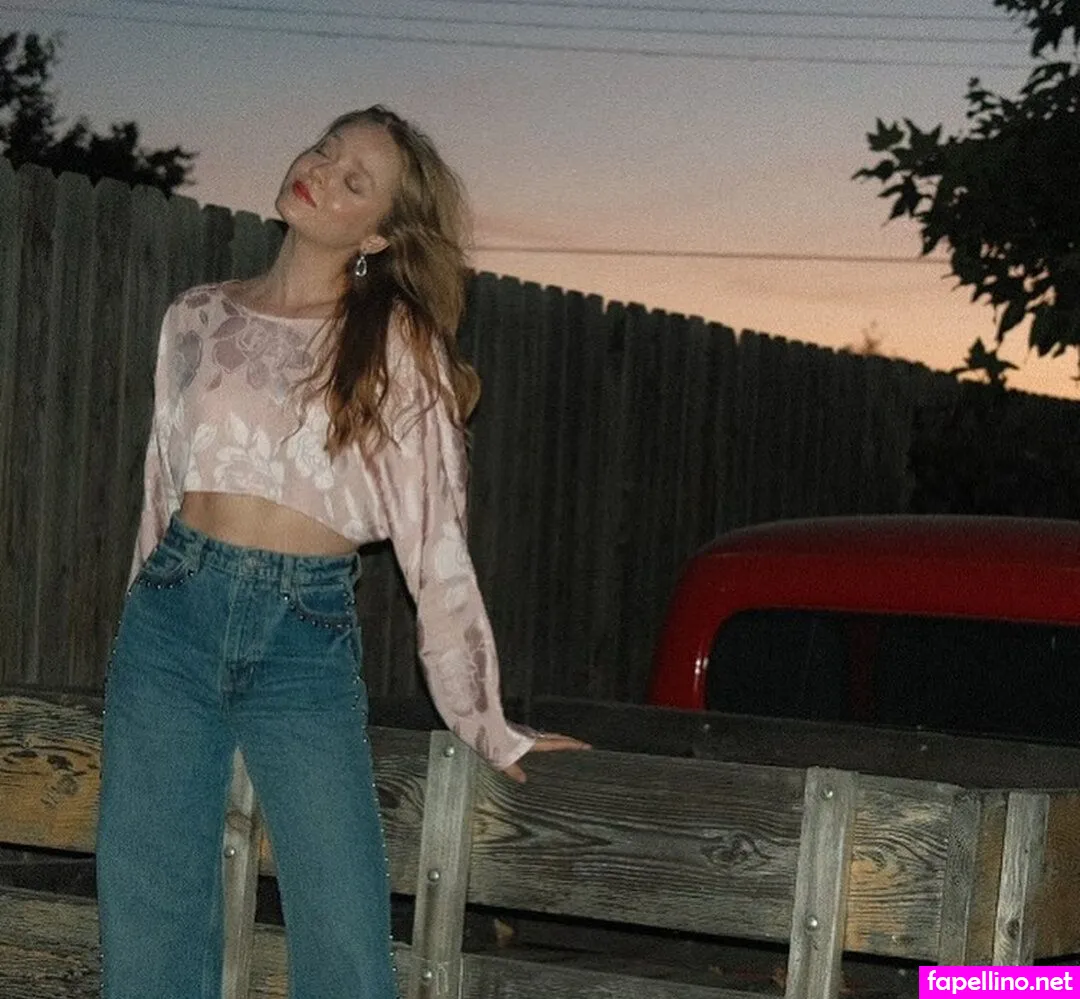 Madeleine Arthur, madeleinearthur Nude Leaked OnlyFans Photo #m0x3ZWlTMS