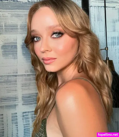 Madeleine Arthur OnlyFans Thumbnail #z9NV9eKwYh
