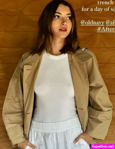 Madeleine White OnlyFans Thumbnail #qQY7pC8TL8