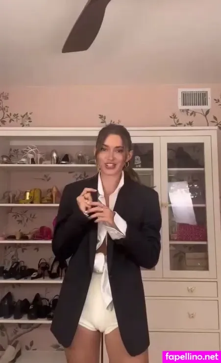 Madeleinecwhite OnlyFans Thumbnail #SYfm9Tbw00