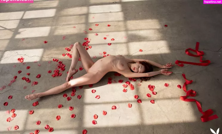 Madeline Amour OnlyFans Thumbnail #zduIhD9OMv