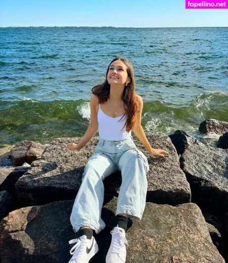 Madeline Budd OnlyFans Thumbnail #FlWBAEJyps