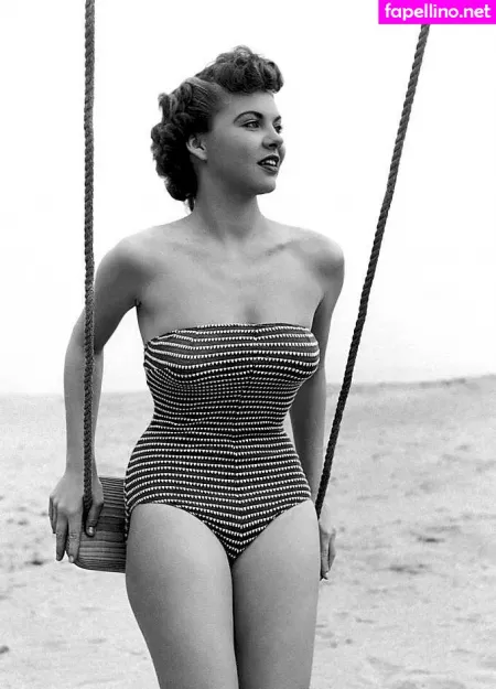 Madeline Castle OnlyFans Thumbnail #NR3h3fjFTZ