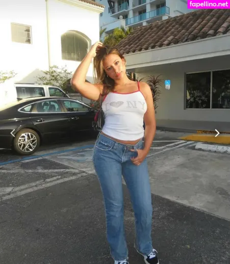 Madeline Gracie OnlyFans Thumbnail #09ZOWVI2iy