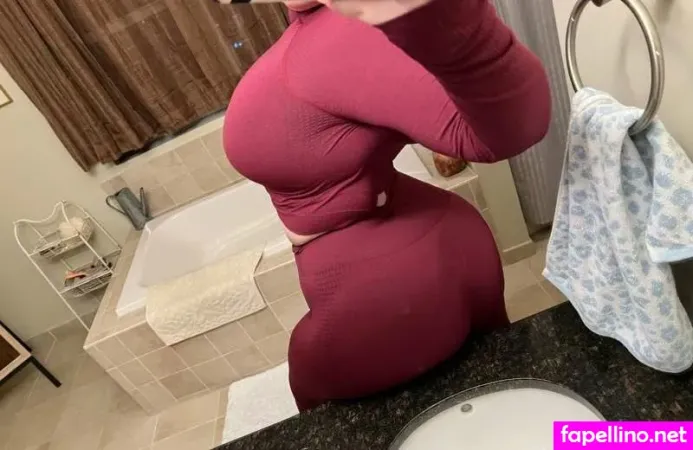 Madeline Van Aken OnlyFans Thumbnail #5TuEHSr5B3