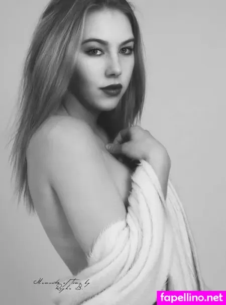 Madelinebiene OnlyFans Thumbnail #hXRBBMUMXR