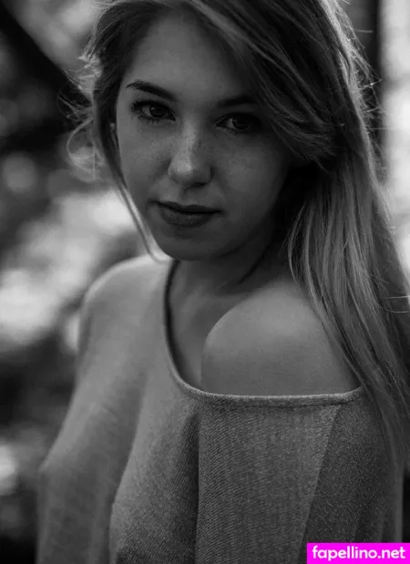 Madelinebiene OnlyFans Thumbnail #u6yskGOyV9