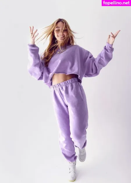 Madelyn Cline OnlyFans Thumbnail #UDuAniWq1q