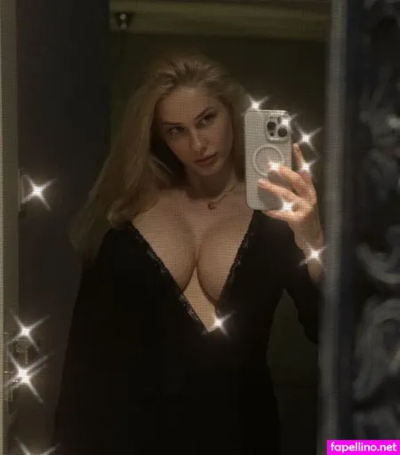 Mademoiselle Anna OnlyFans Thumbnail #BundJkxDnX