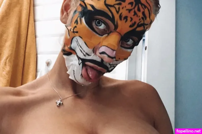Mademoiselle Anna OnlyFans Thumbnail #VVlaPVMbNp