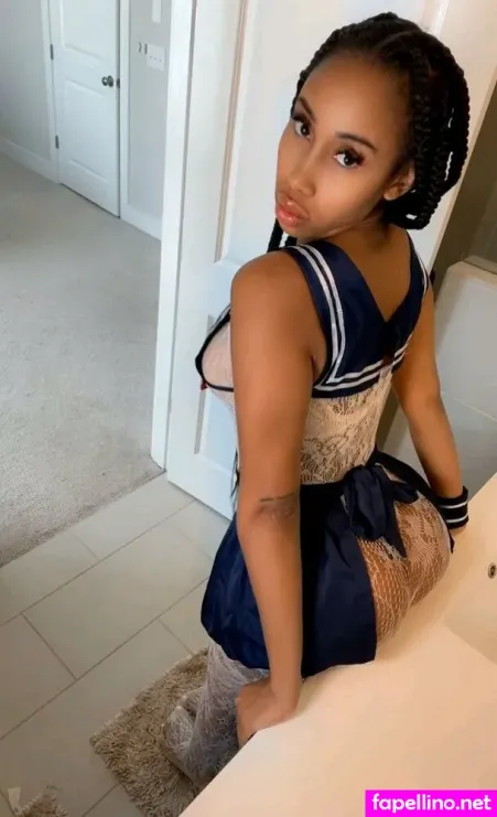 Madgalkris 8 OnlyFans Thumbnail #00aGO9Mamo