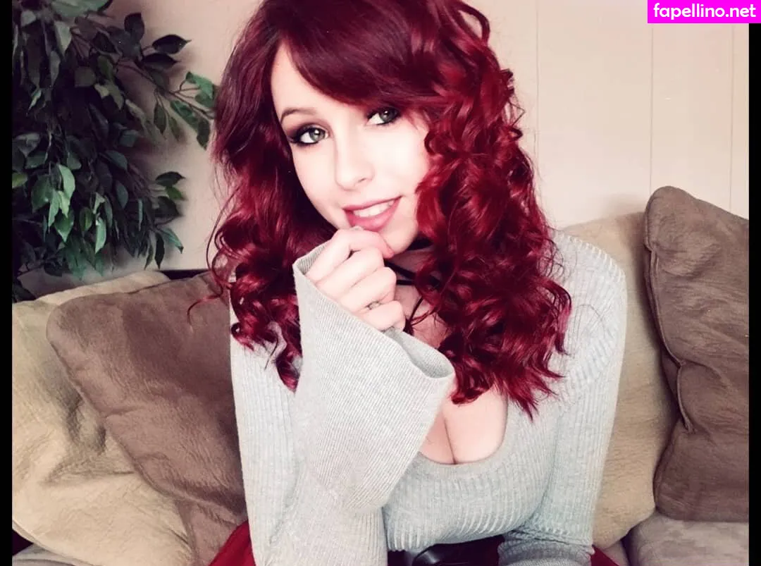 miss_littlered_, misslittlered Nude Leaked OnlyFans Photo #SbkXWxvXx9