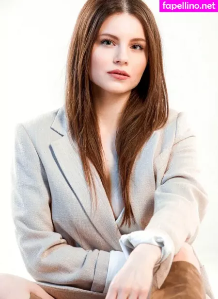 Madlen Brandao OnlyFans Thumbnail #12ykT7D7UC