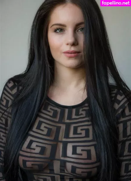 Madlen Brandao OnlyFans Thumbnail #qbUTE7uP5S