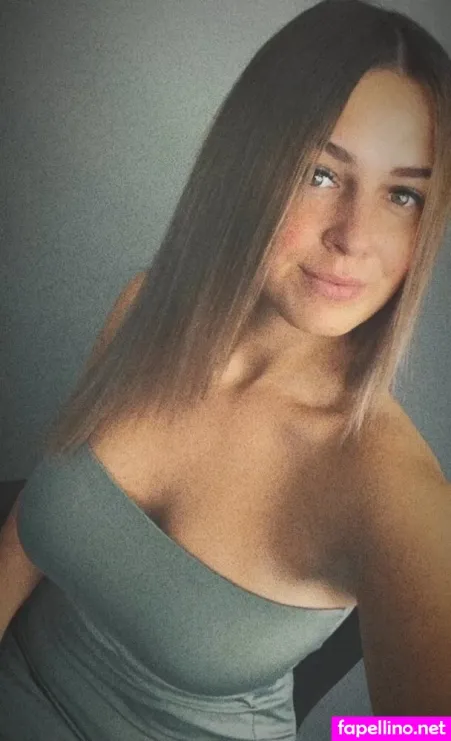 Madlen Inselmann OnlyFans Thumbnail #d8DRGFHVMi