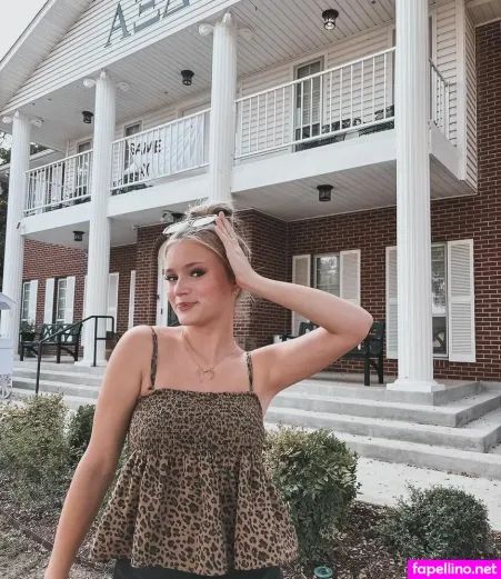 Mads Thompson Maddiiedee OnlyFans Thumbnail #2oBEP6eiyF