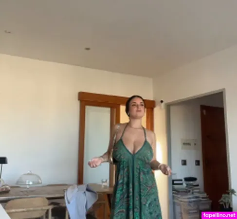 Mae Garcia OnlyFans Thumbnail #TfUIGfxwd2