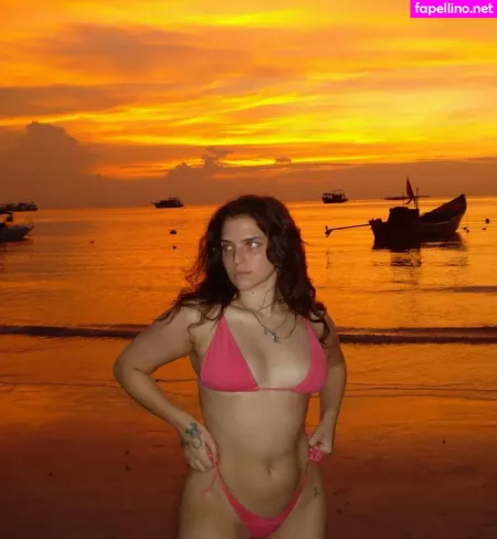 Mae Muller OnlyFans Thumbnail #63fpuutuxv