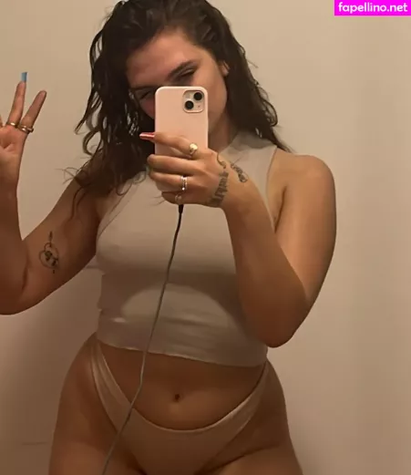 Mae Muller OnlyFans Thumbnail #EvVg8iyyBG