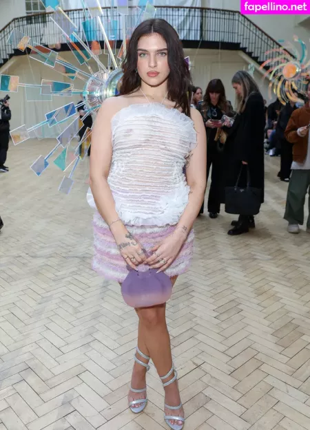 Mae Muller OnlyFans Thumbnail #KPSkEMFdiu