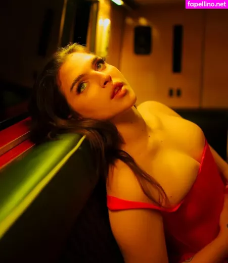 Mae Muller OnlyFans Thumbnail #MOh3tAP9Oy