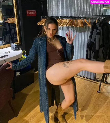 Mae Muller OnlyFans Thumbnail #YHHsaNxprp