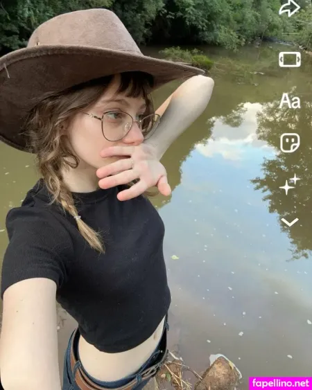 Maeveblueberry Main Profile Photo