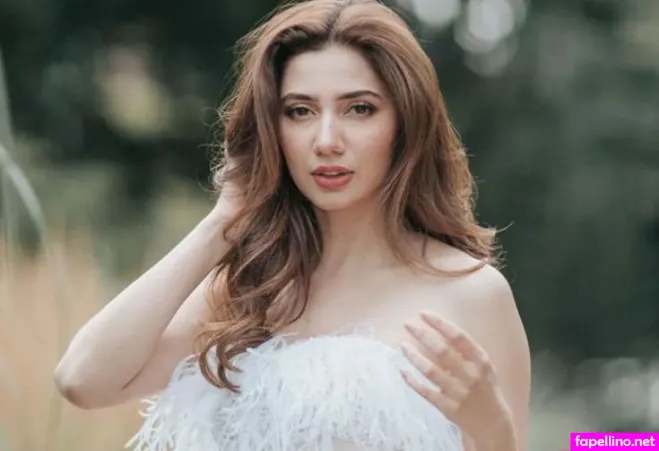 Mahira Khan OnlyFans Thumbnail #yreLcqH0KH