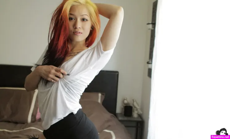 Mahnee OnlyFans Thumbnail #KbMzsMgDof