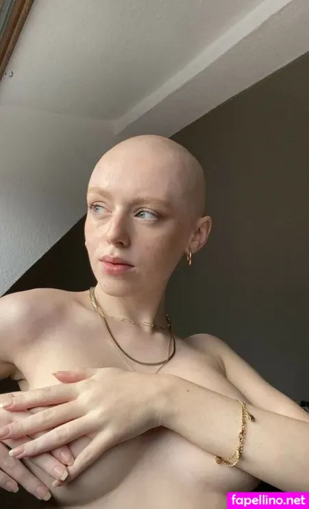 Mai Buzzcut OnlyFans Thumbnail #1QPCSgaYnY