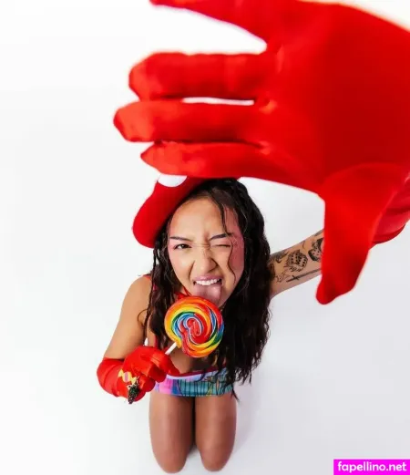 Mai Pham OnlyFans Thumbnail #boSgAf3vv2