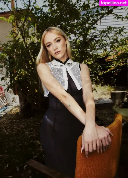 Maika Monroe OnlyFans Thumbnail #44Kf2GiUpJ