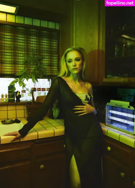 Maika Monroe OnlyFans Thumbnail #CBklOsTe6r