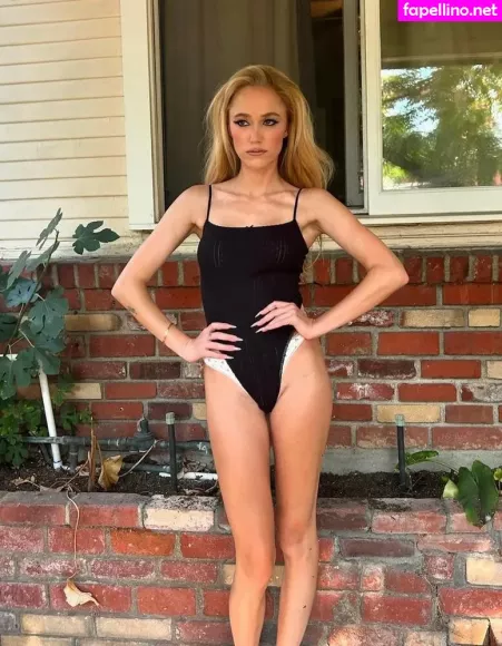 Maika Monroe OnlyFans Thumbnail #IAMsERjUCh