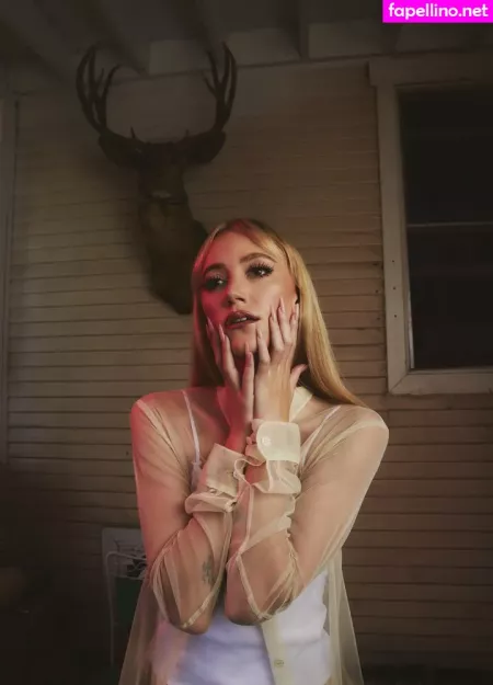 Maika Monroe OnlyFans Thumbnail #p00UW4ZBqG