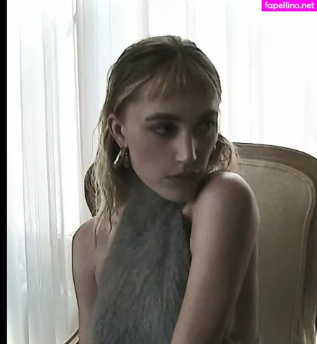 Maika Monroe OnlyFans Thumbnail #qD3GOvKryn