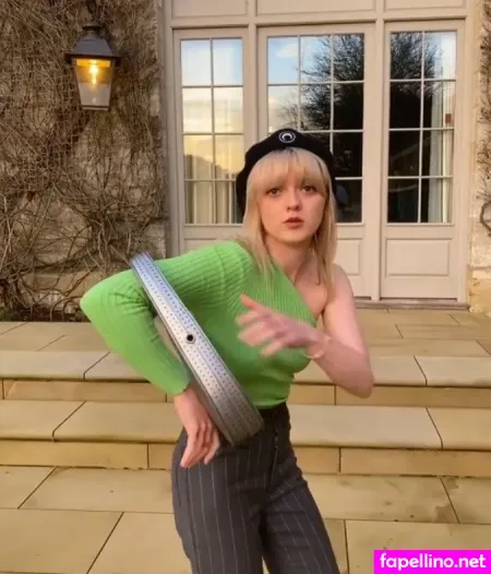 Maisie Williams OnlyFans Thumbnail #nYapWxQoQ7