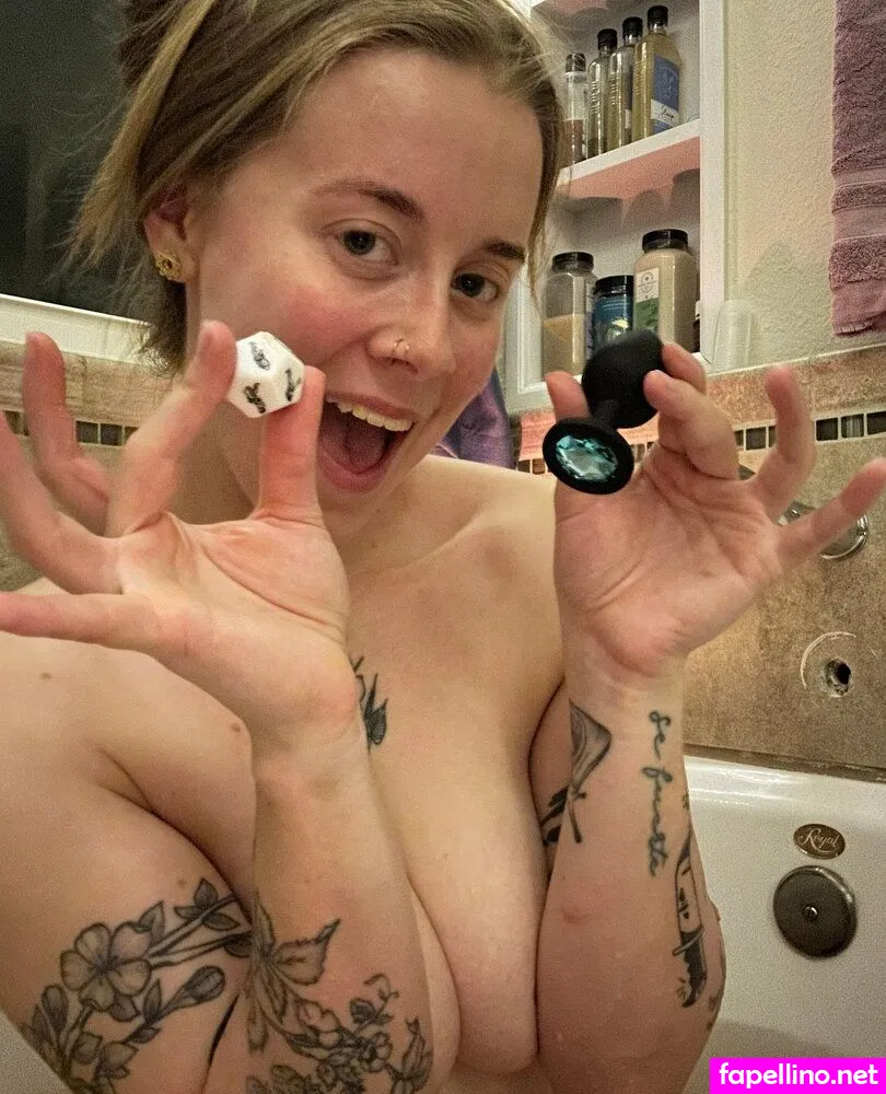 maisiechanwrites, maisievanasch Nude Leaked OnlyFans Photo #C7bZFbPvtU