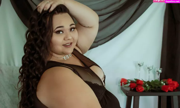 Makanamoon OnlyFans Thumbnail #1OoPonqyR1