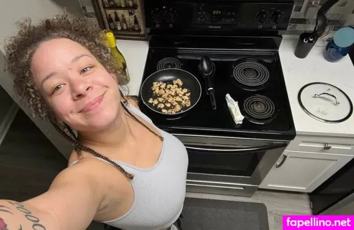 Makbook OnlyFans Thumbnail #eNf06Hs2oO