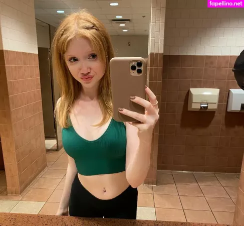 Makenna Kelly OnlyFans Thumbnail #Go6EoT3Ugt