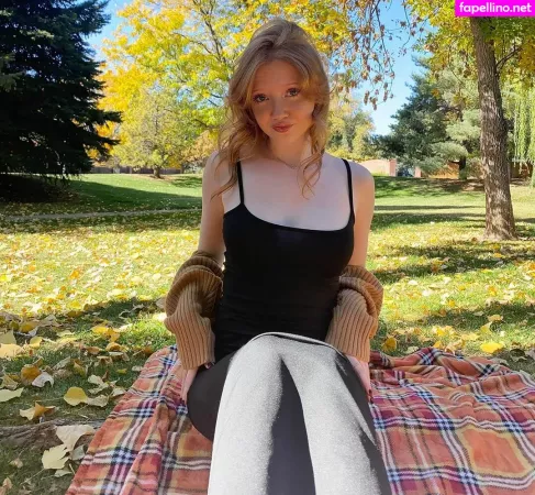 Makenna Kelly OnlyFans Thumbnail #cqKAX0XJvi